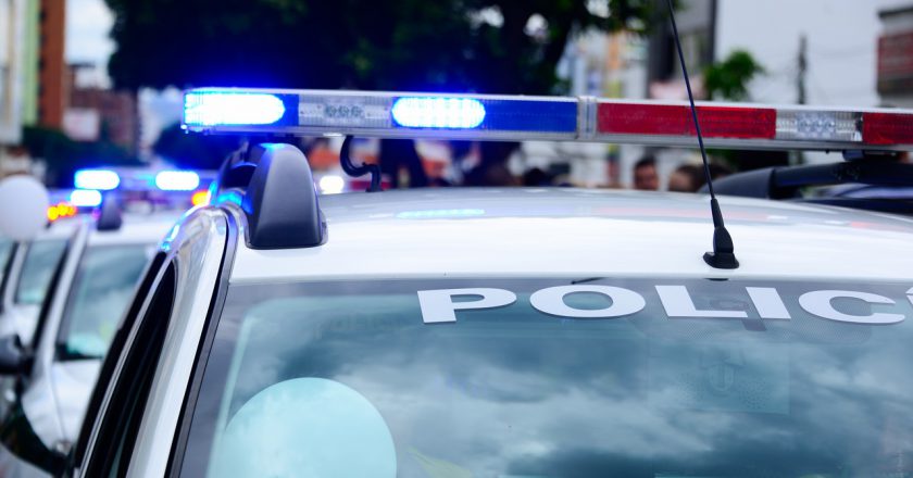 Policjanci rozdają odblaski mieszkańcom Mysłowic